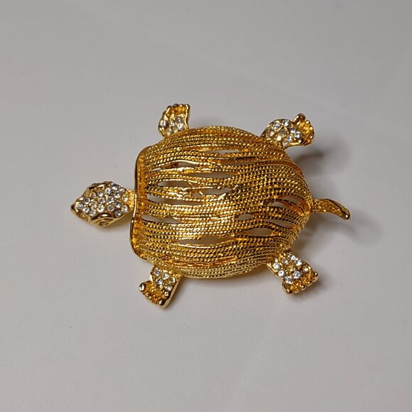 Very Awesome Gold Tone Turtle Brooch With Clear Stones - Picture 8 of 11